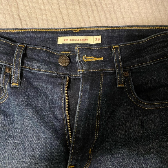 Levi’s 721 High Rise Super Skinny - Size 28 - Picture 2 of 3